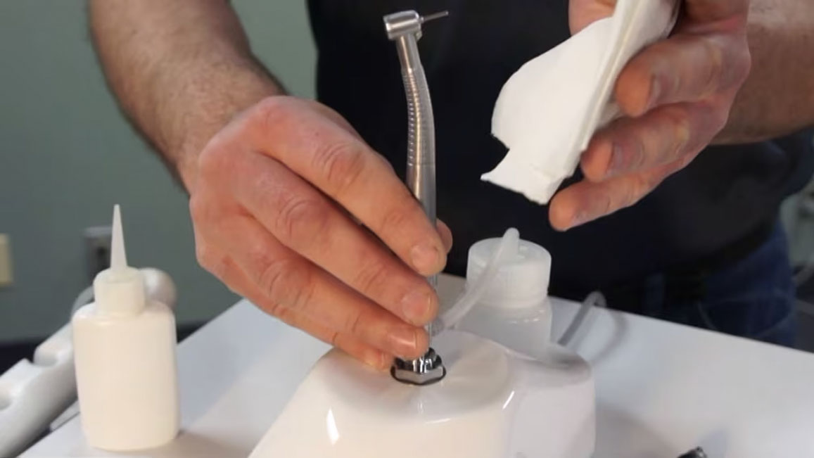 DCI Handpiece Flush Station